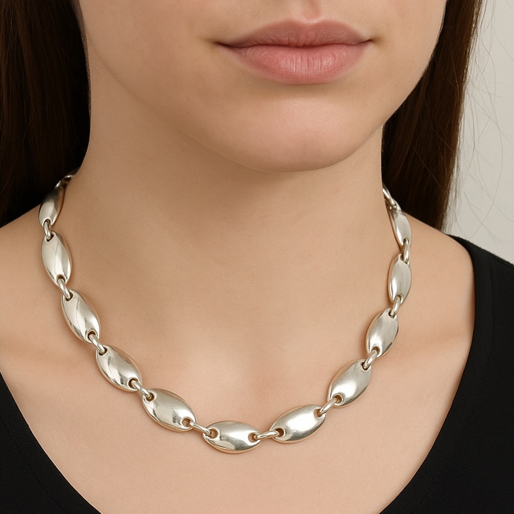 Tiffany & Co VINTAGE RETIRED  Silver Oval Link Pebble Necklace
